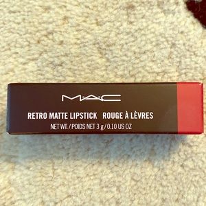Retro Matte Lipstick MAC 701 All Fired Up